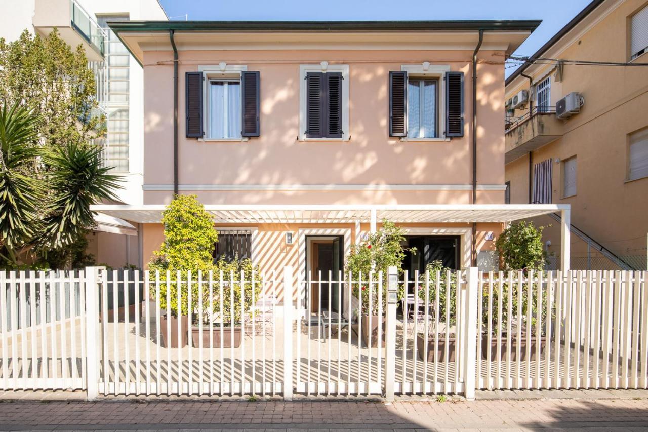 Bilocale Con Giardino A 200Mt Dal Mare - Homeunity ريميني المظهر الخارجي الصورة