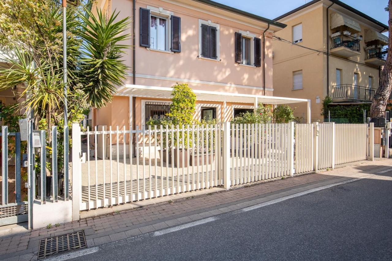 Bilocale Con Giardino A 200Mt Dal Mare - Homeunity ريميني المظهر الخارجي الصورة
